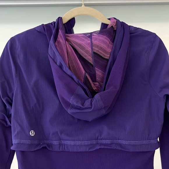 Lululemon Reversible Fitted Jacket Size 6 - Picture 5 of 7